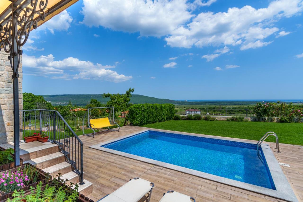 Villa Poemia Rogachevo Exteriör bild
